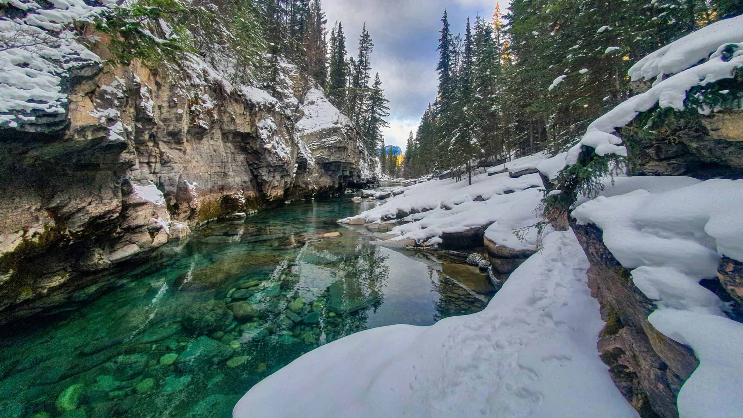 Maligne Canyon Jasper in the Winter