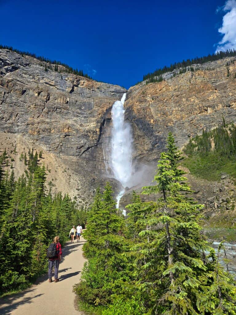 Takakaw Falls