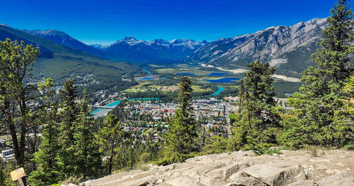 Easy hikes in Banff - Tunell Mountain viewpoint